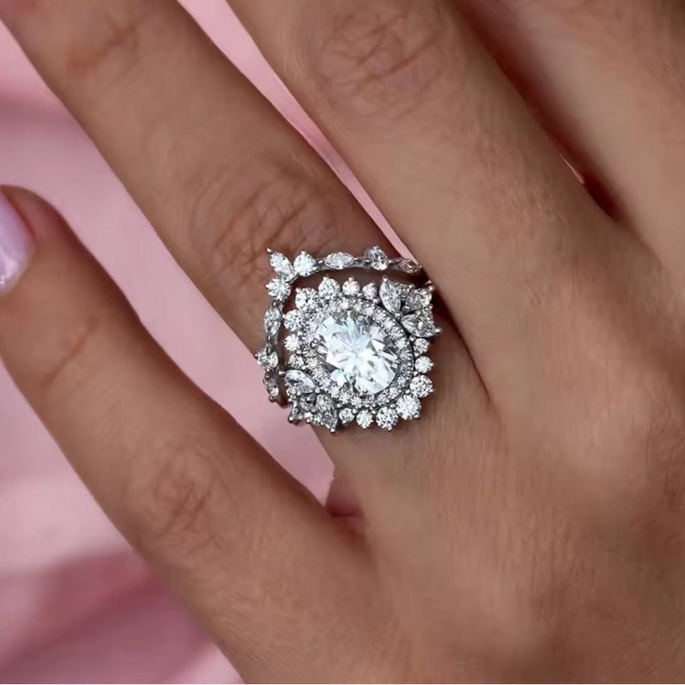 *NEW* 18k 2pc Wedding Ring Set